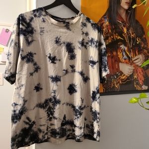 No Boundaries Tie Dye Oversized Medium T-shirt
